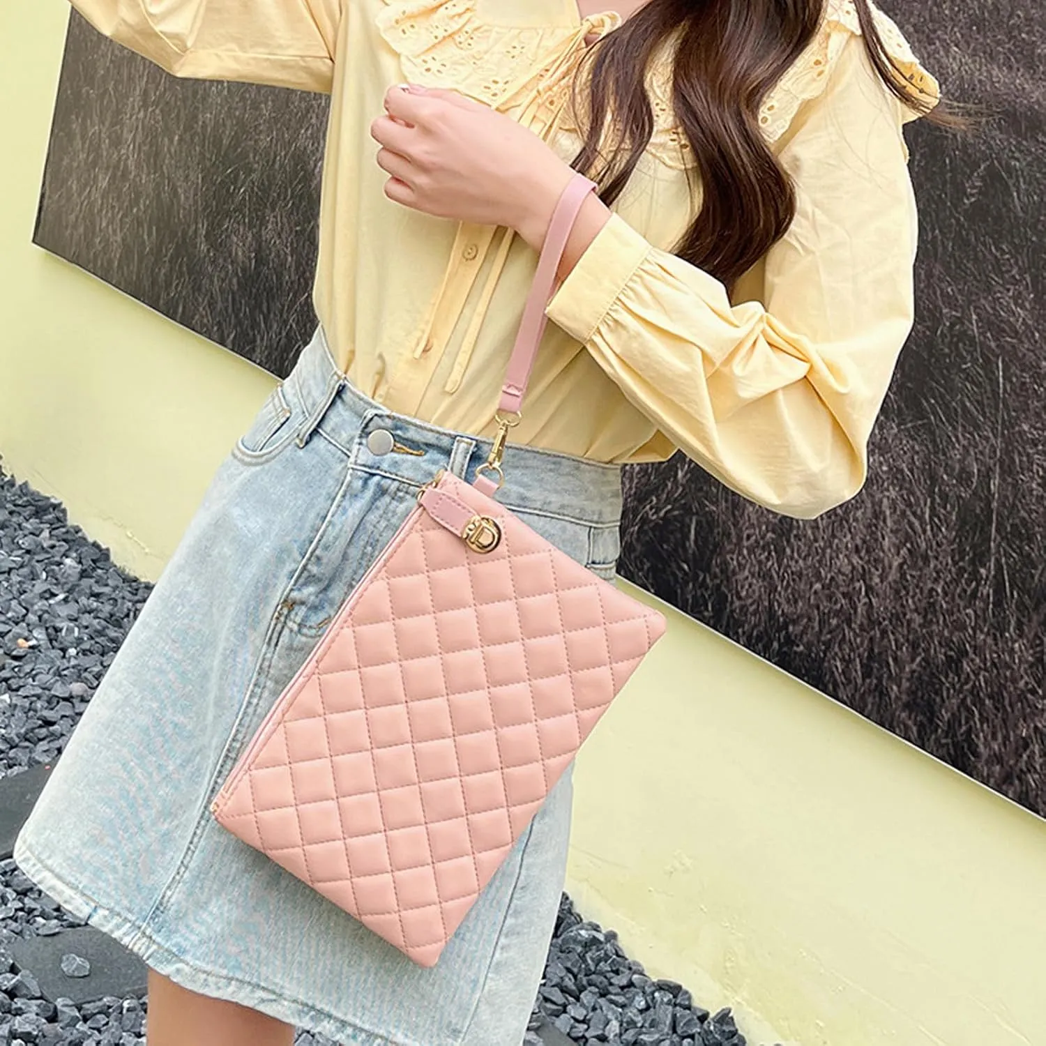 1pcs Quilted Wristlet Purse for Women Vegan Leather Wristlet Pouch Zip Clutch Bag Black Wristlet Evening Clutch Purse