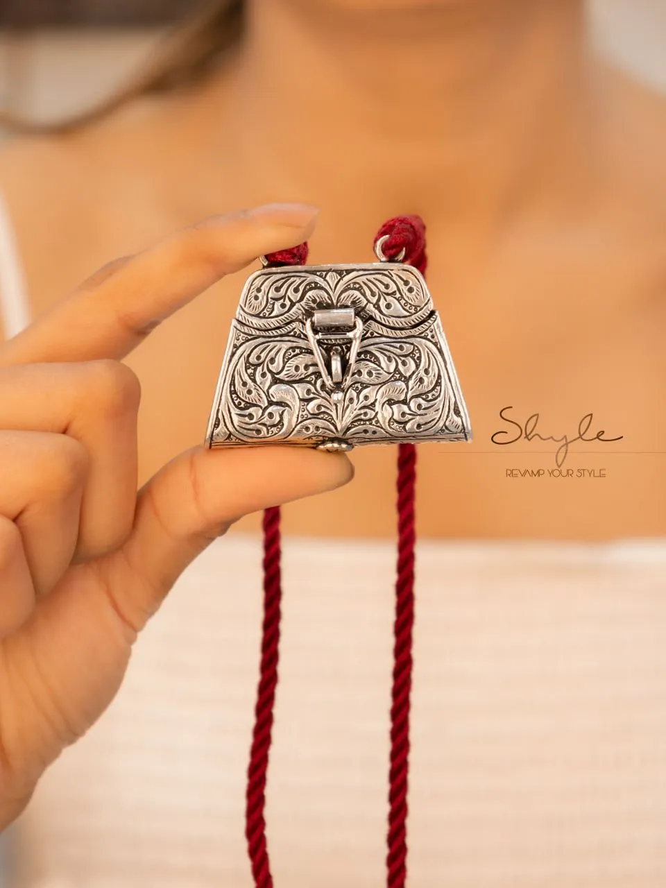 Adya Vintage Inspired Chitai Purse Maroon  Dori Necklace