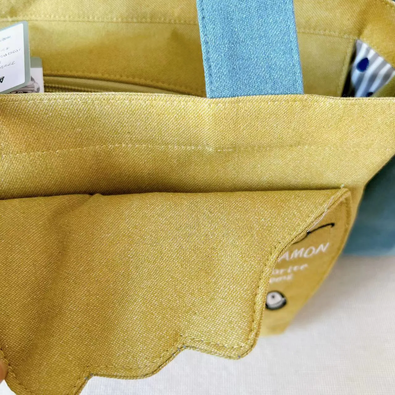 Cat Aero Bull Embroidered Lunch Box Handbags