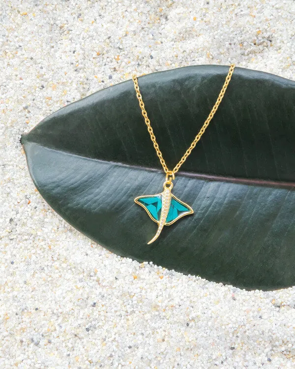 Eco Stingray Necklace in Gold with Ocean Plastic