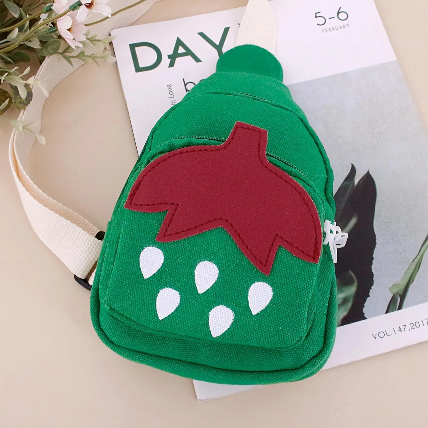 Erinaco Fruit Strawberry Sling Bags Canvas Shoulder Backpack CrossBody Backpack Casual Daypack