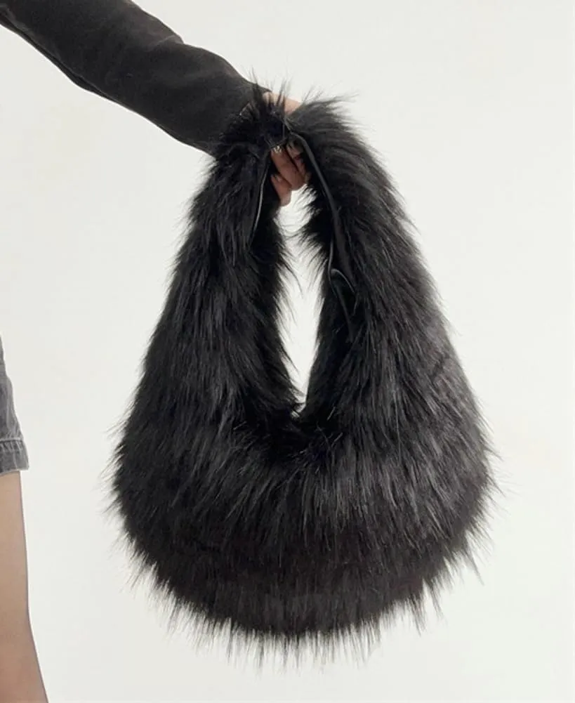 Furry Purse for Women Faux Fur Shoulder Bag Y2k Purse Fluffy Large Tote Bag Fuzzy Handbags Dumpling Satchels