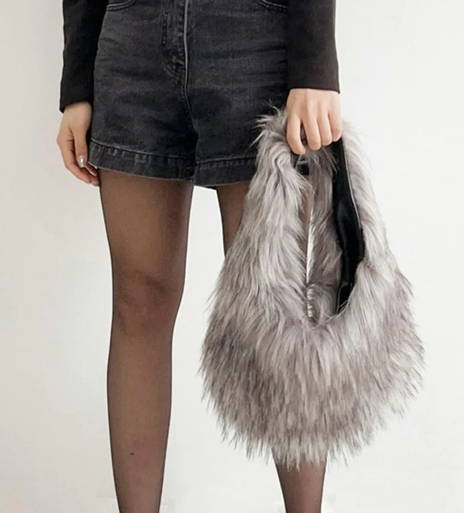 Furry Purse for Women Faux Fur Shoulder Bag Y2k Purse Fluffy Large Tote Bag Fuzzy Handbags Dumpling Satchels