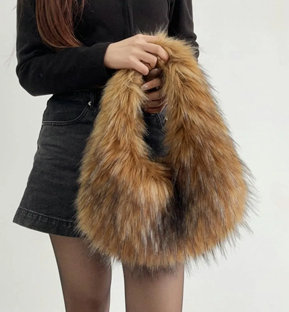Furry Purse for Women Faux Fur Shoulder Bag Y2k Purse Fluffy Large Tote Bag Fuzzy Handbags Dumpling Satchels