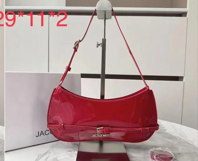 JACQUEMUS LE BISOU STRUCTURED SLEEK SHOULDER BAG