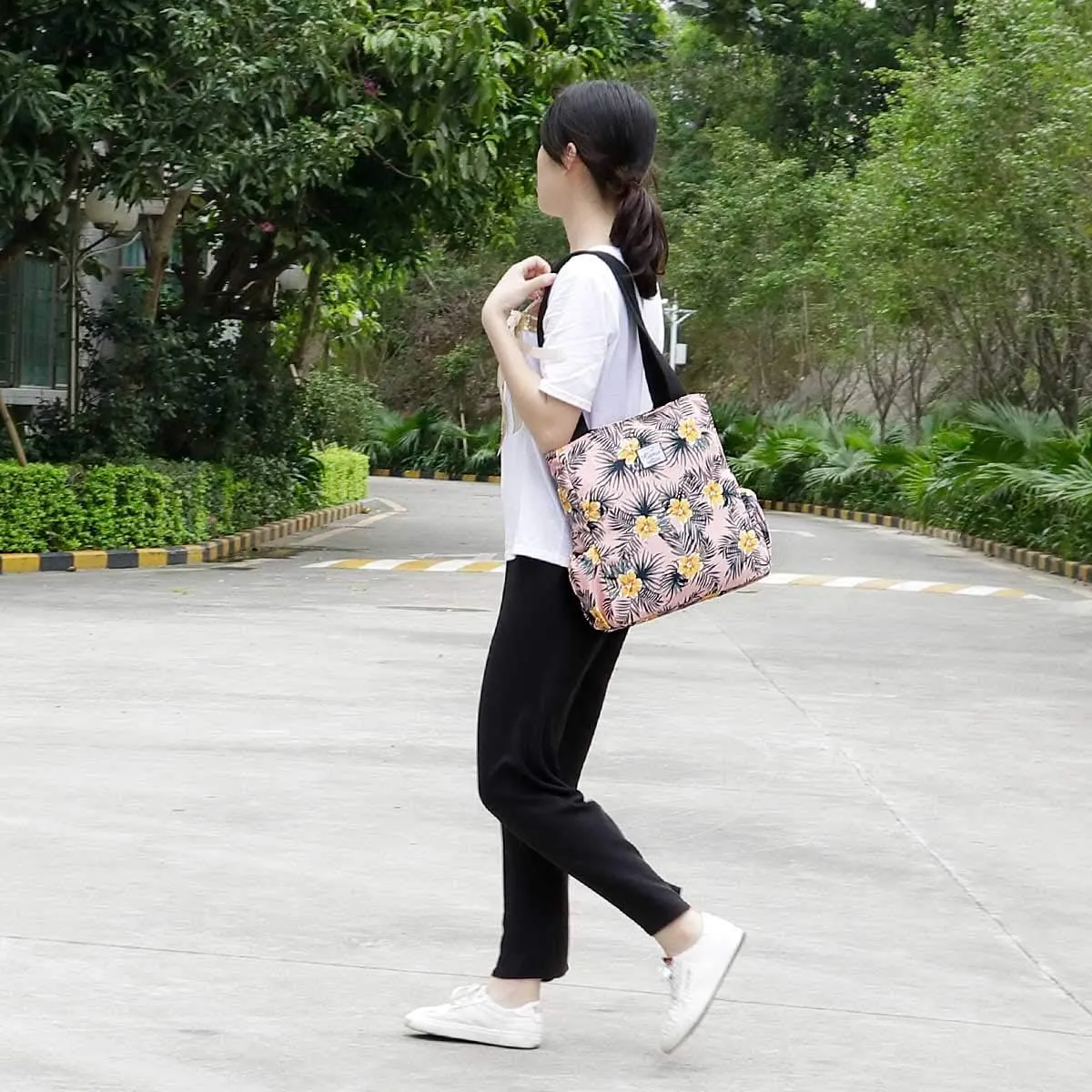 KAMO Floral Tote Bag - Waterproof Lightweight Handbags Travel Shoulder Bag for Hiking Yoga Gym Swimming Travel Beach