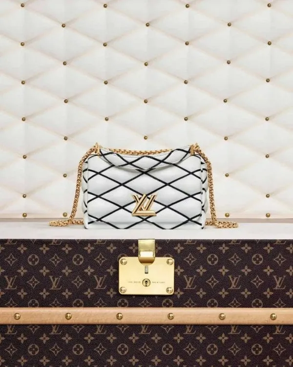 Louis Vuitton Premium Bag Black White