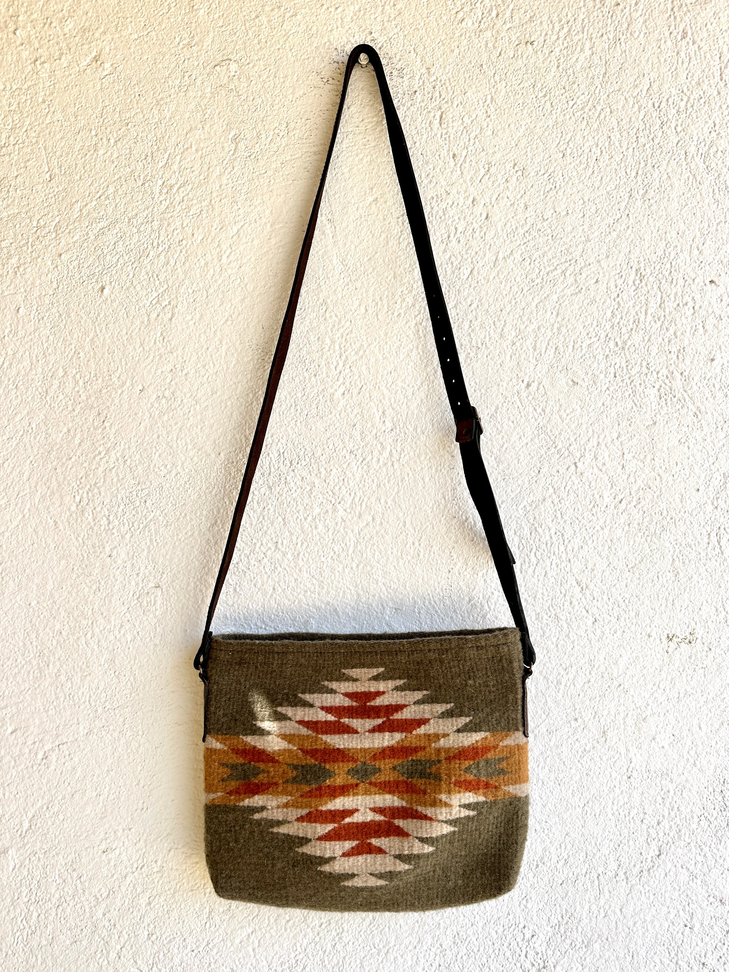 Manos Crossbody   more
