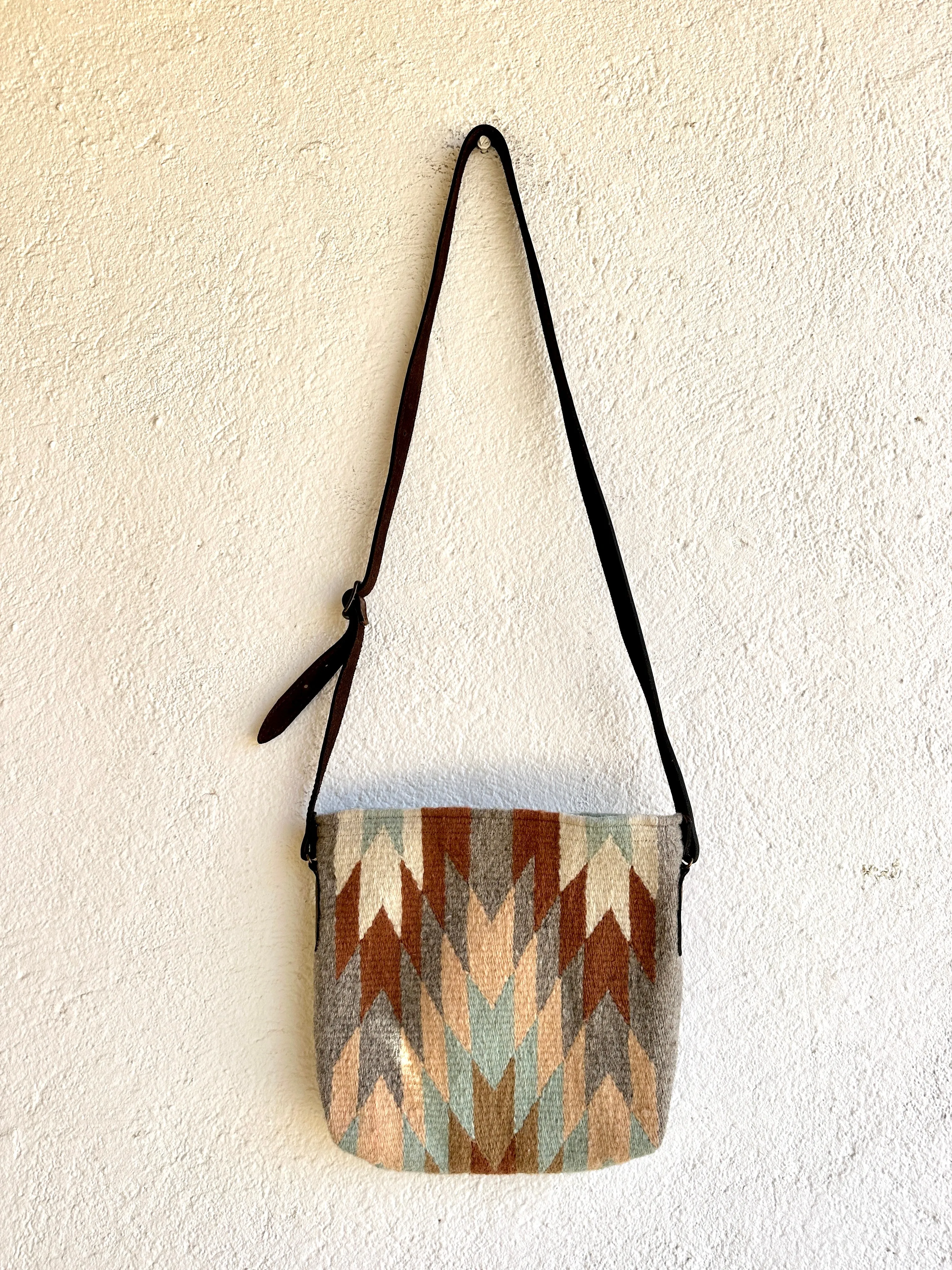 Manos Crossbody   more