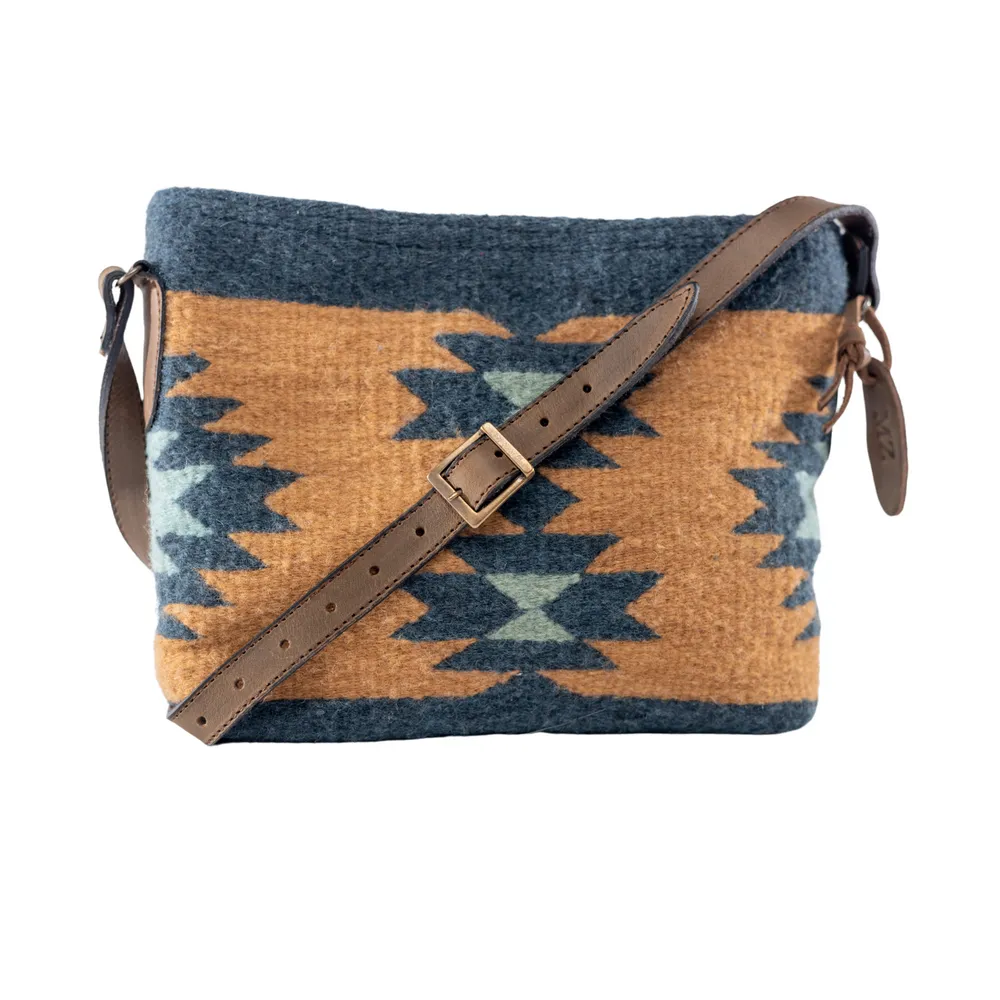 Manos Crossbody   more