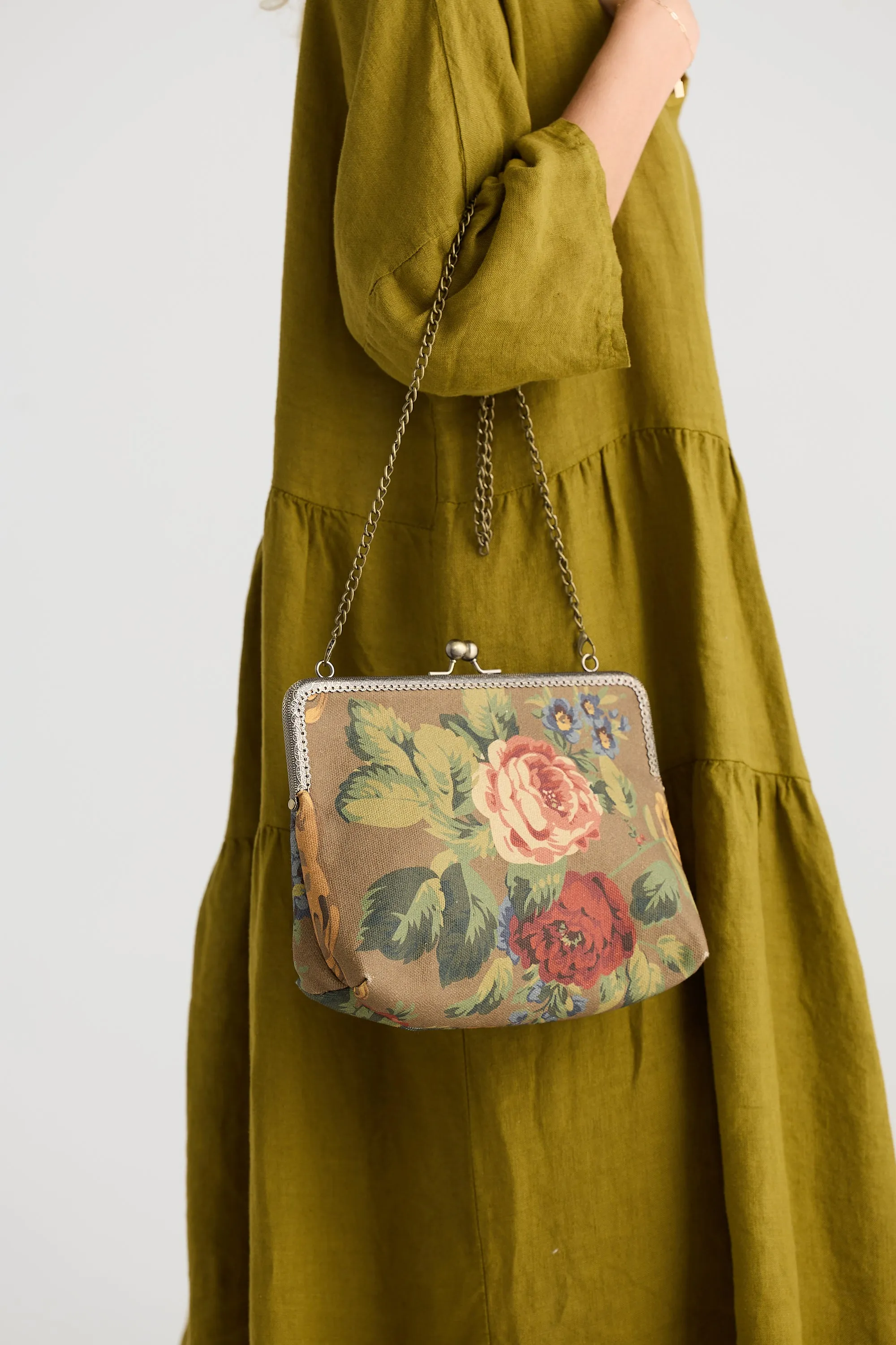 Nightingale Purse . Antique Bouquet