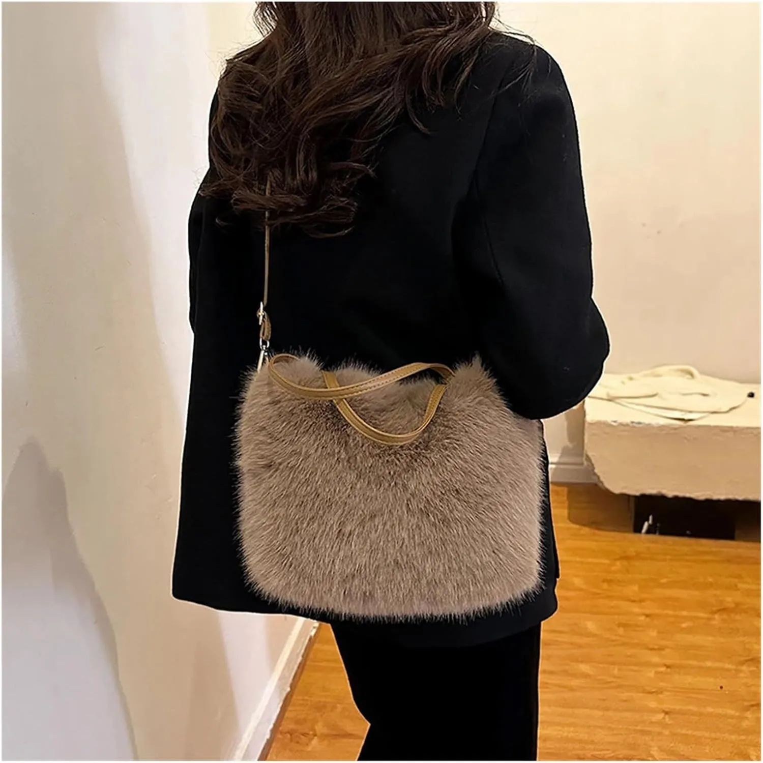 Plush Handbags Faux Fur Tote Bag Women's Bucket Plush Design Ladies Handbags Soft Winter Crossbody Shoulder Bags