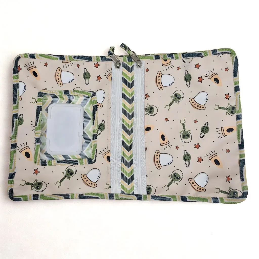 SPACE INVADERS PRINT Luxe Wet Tissue Kit