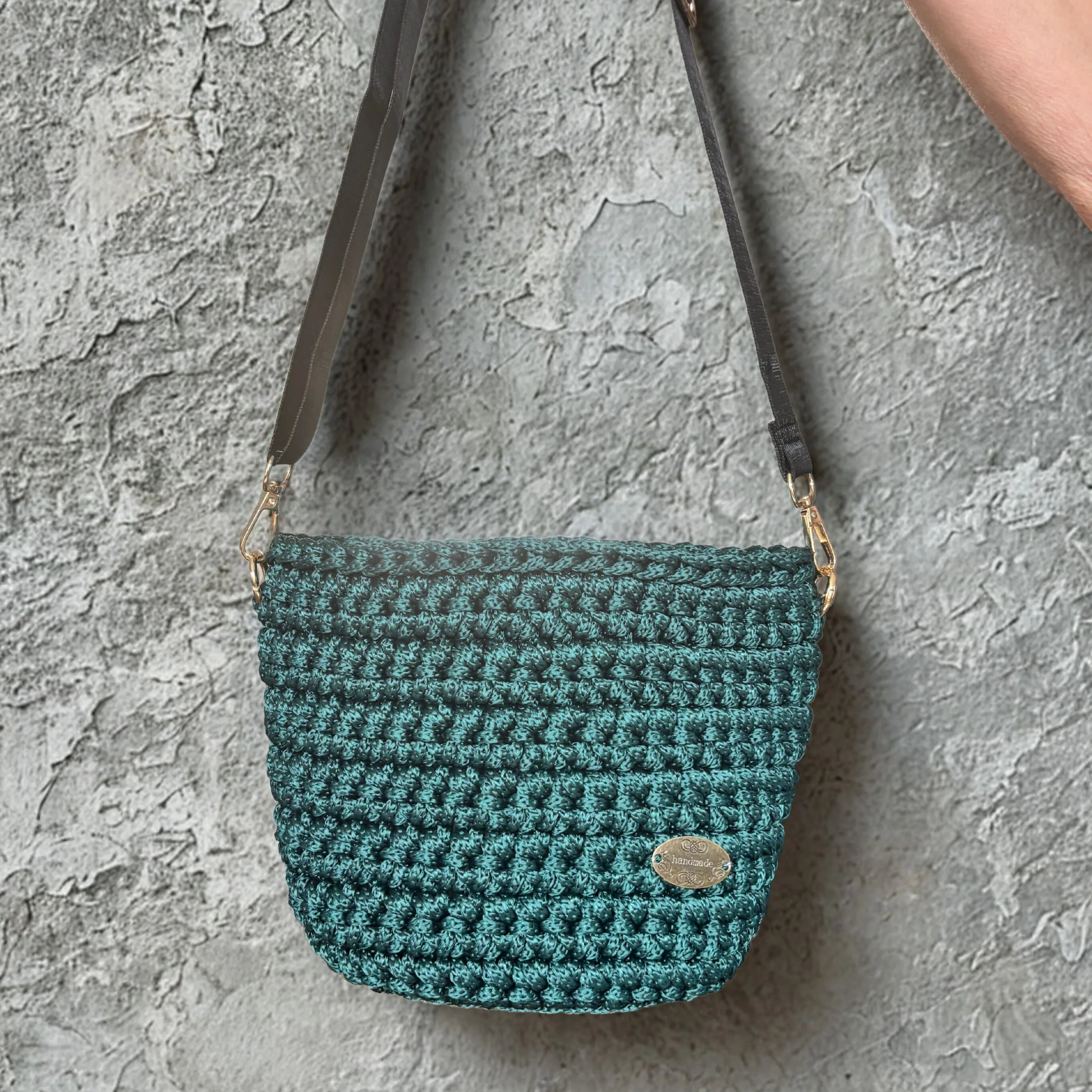 The Arwen – Handmade Crochet Crossbody Bag in Forest Green