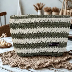 The Arwen – Handmade Crochet Crossbody Bag in Olive Green & Ivory