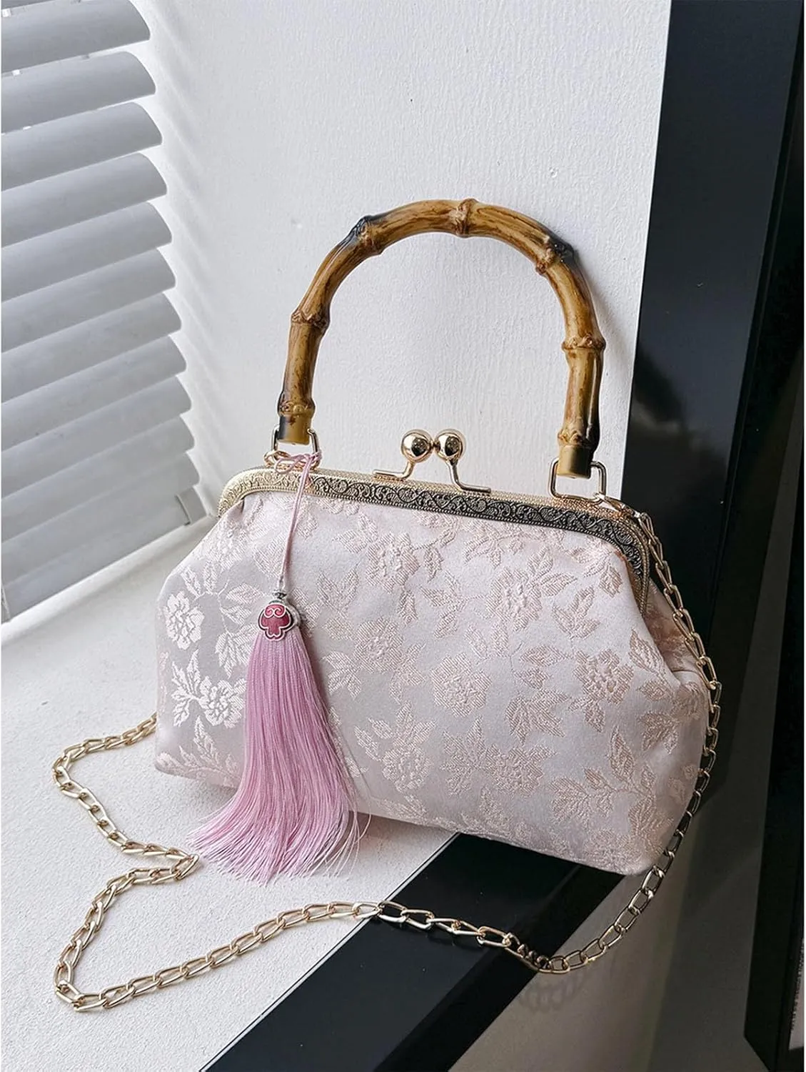 Vintage Embroidered Flower Handbag, Retro Pearl Chain, Flower Embroidery Rustic Shoulder Bag with Lock Closure Bag for Women