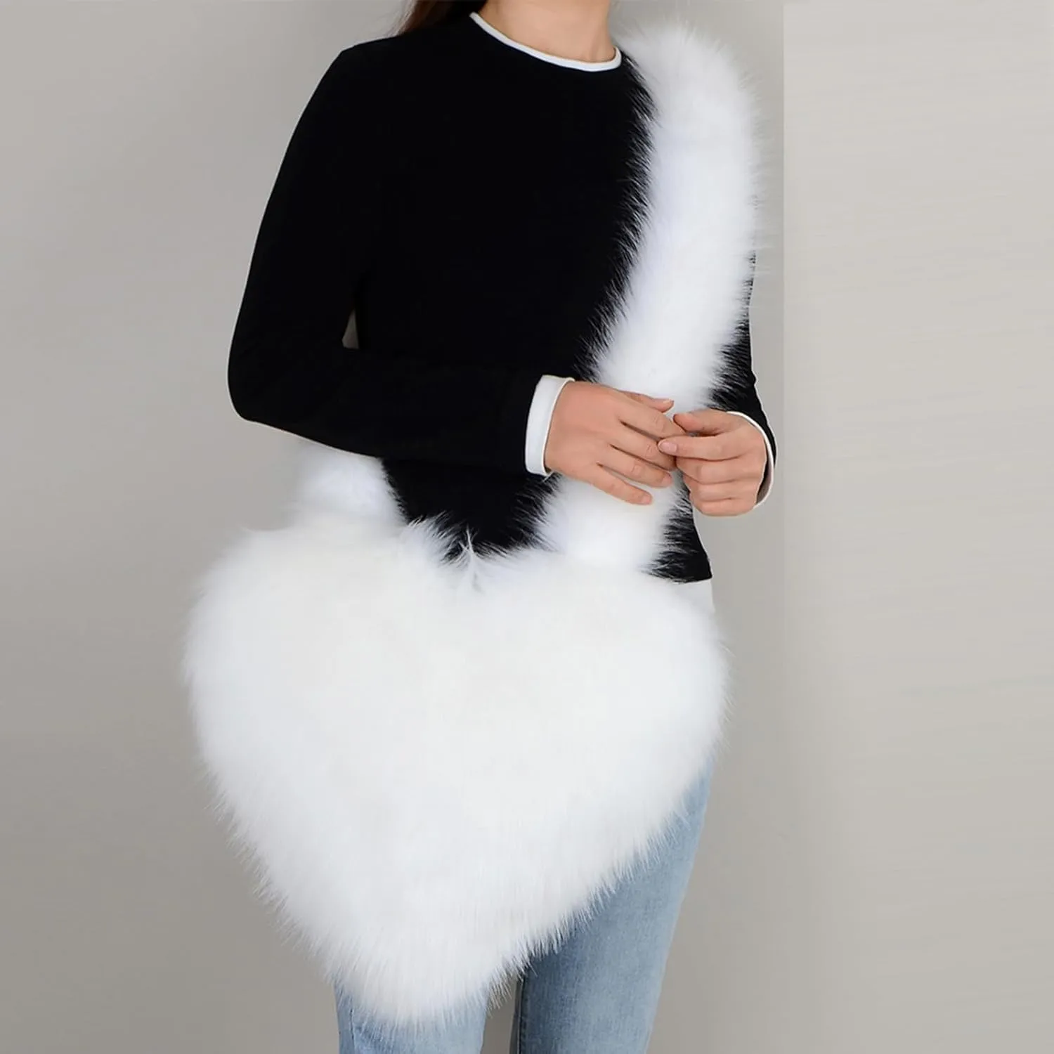 Women's Faux Fur Shoulder Bag Cute Heart Purse Soft Plush Shoulder Bag Furry Women's Crossbody